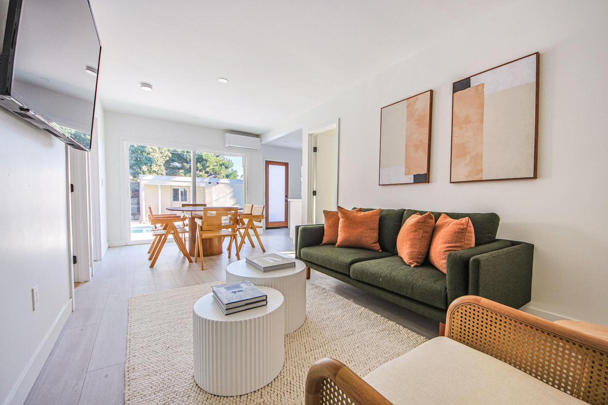 Cozy Retreat W Pool Prime Location Los Angeles