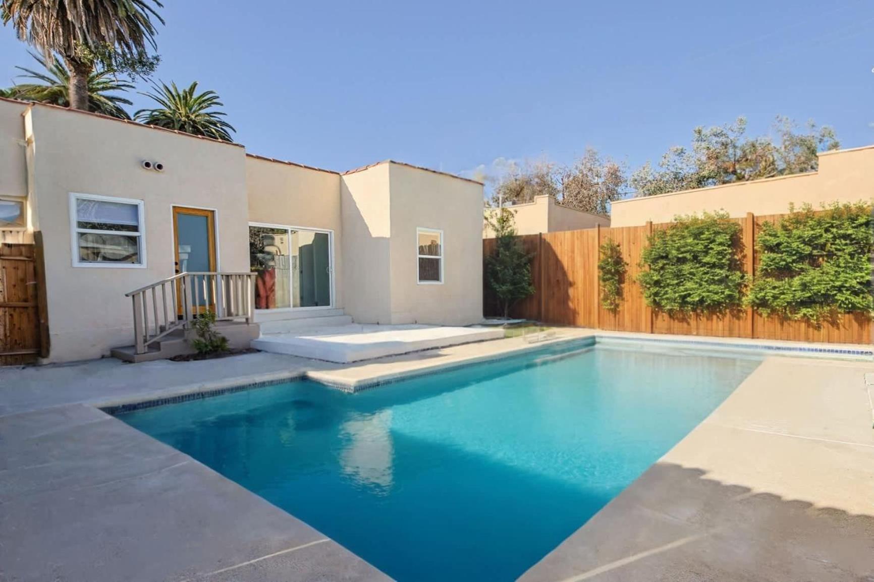 Cozy Retreat W Pool Prime Location * Los Angeles